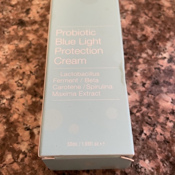 BFF Probiotic Blue Light Protection Cream - Picture 5 of 13